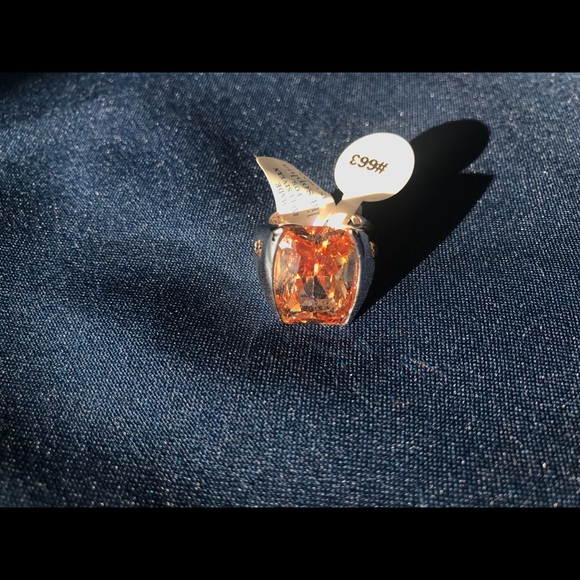 Lia Sophia ring - Picture 1 of 4